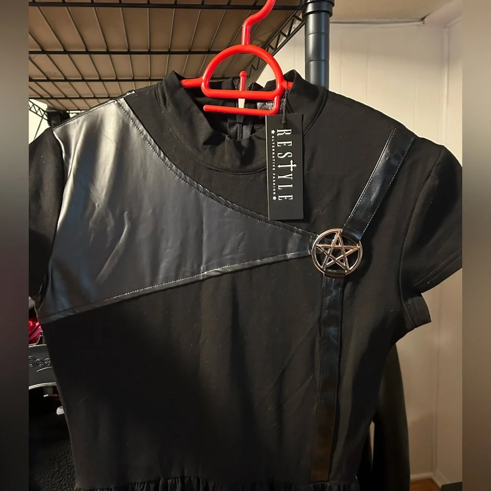 Restyle Gothic Pentagram Asymmetrical Black Dress - Picture 2 of 4